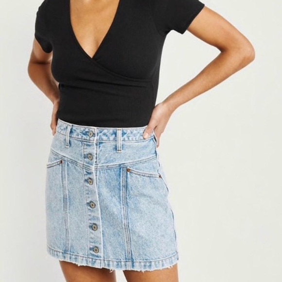 Abercrombie women’s denim skirt/Size 30 - Picture 3 of 3